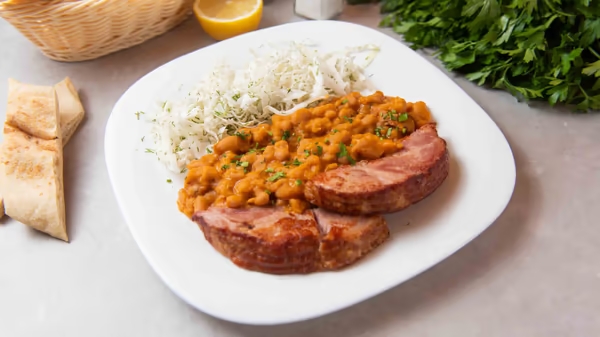 Cooked Beans with Smoked Gammon